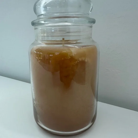 Yankee Candle Autumn Woods Jar Candle - Rich Brown - Picture 3 of 4